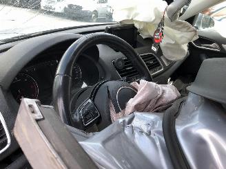 Audi Q3 2.0 TDI  S-TRONIC picture 5