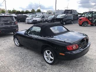 Voiture accidenté Mazda MX-5 SPORTIVE 1.6I 2003/9
