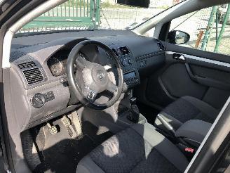 Volkswagen Touran 1.6 TDI    7 PLACES picture 5