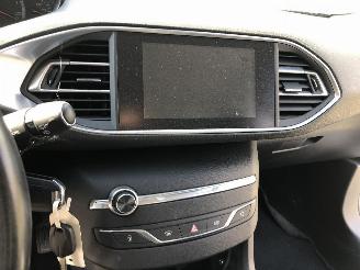 Peugeot 308 1.6 HDI picture 17