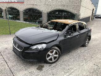 Vrakbiler auto Volvo V-40 KINETIC 2.0 D   D2 2015/9