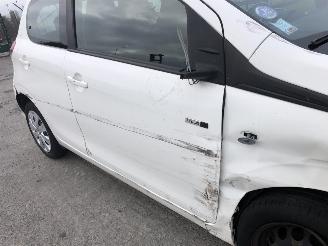 Peugeot 108 1.2 picture 9