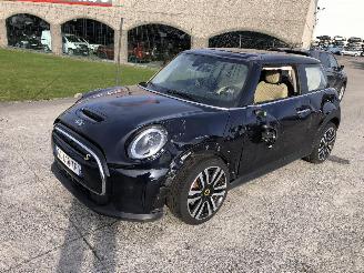 krockskadad bil auto Mini Cooper ELECTRIQUE 2021/11