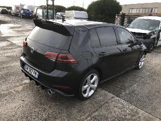 Damaged car Volkswagen Golf 2.0 TSI 2017/11