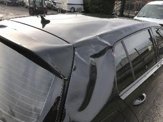 Volkswagen Golf 2.0 TSI picture 12