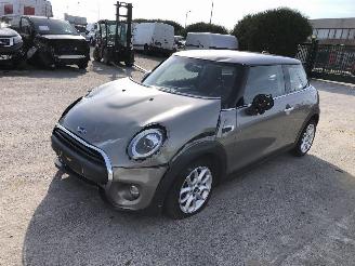 krockskadad bil auto Mini One 1.5 2018/11