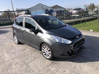Schadeauto Ford B-Max 1.5 TDCI 2016/9