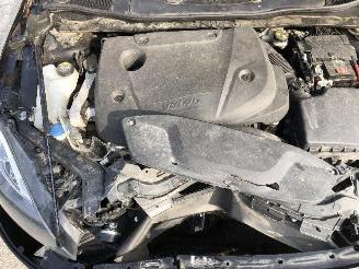 Volvo V-40 2.0 D   R-DESIGN picture 17