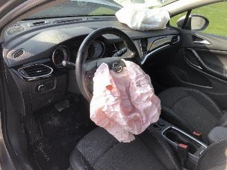 Opel Astra 1.6 CDTI AUTOMATIQUE picture 9