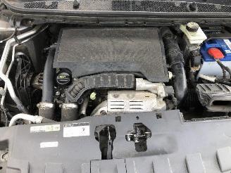 Peugeot 308 BREAK  1.2 T picture 17