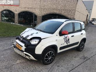 krockskadad bil auto Fiat Panda 1.0 CITY CROSS 2022/8