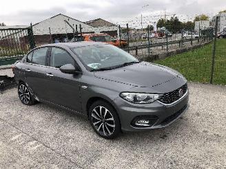 skadebil auto Fiat Tipo 1.6 multijet 2016/3