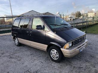 krockskadad bil auto Ford Aerostar  1992/4