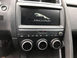 Jaguar E-Pace 2.0 d 150 AWD picture 25