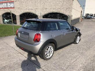 krockskadad bil auto Mini One 1.5 2018/11