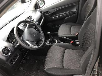 Mitsubishi Space-star 1.0 picture 8