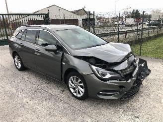 Opel Astra break 1.2 elegance picture 3