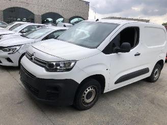 Damaged car Citroën Berlingo 1.5 hdi 2020/11