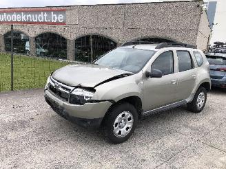Damaged car Dacia Duster 1.6 I 2013/3