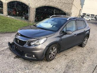 Damaged car Peugeot 2008 1.2 SIGNATURE 2022/1
