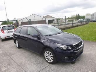 skadebil auto Peugeot 308 1.2   SW 2019/2