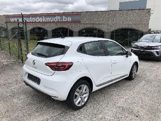 Damaged car Renault Clio 1.0 ZEN 2020/2