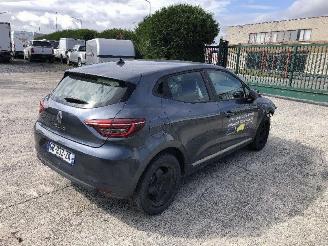 Damaged car Renault Clio 1.5 DCI 2021/9