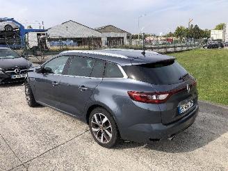 Damaged car Renault Mégane 1.2 TURBO GRANDTOUR 2017/2