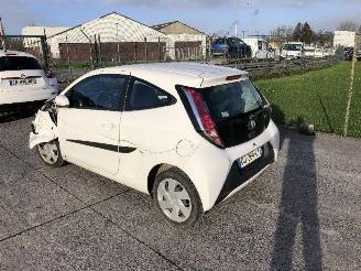 krockskadad bil auto Toyota Aygo 1.0 2014/8