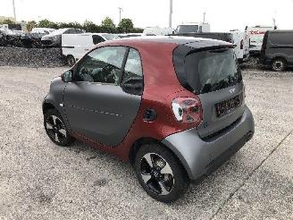 skadebil auto Smart Fortwo EQ electrique 2025/3