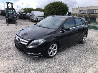 skadebil auto Mercedes B-klasse B 180 2012/5