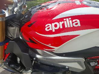 Aprilia Tuono 1000r picture 12