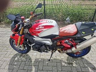 Aprilia Tuono 1000r picture 1