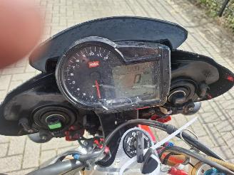 Aprilia Tuono 1000r picture 6