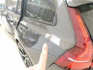 Volvo V-60 PLUS DARK picture 8