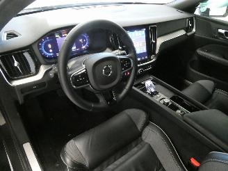 Volvo V-60 PLUS DARK picture 17