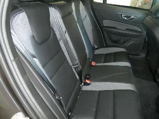 Volvo V-60 PLUS DARK picture 19