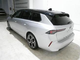 Opel Astra TOURER picture 4