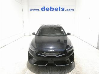 krockskadad bil auto Kia Cee d SPORTWAGON 1.6 GDI P 2023/7