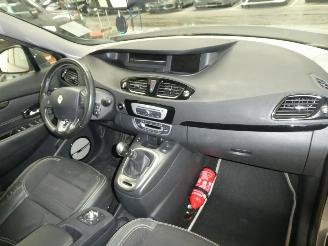 Renault Mégane SCENIC III BOSE EDIT picture 14