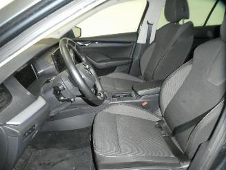 Skoda Octavia 1.0 AMBITION picture 20