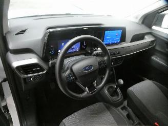 Ford Transit COURIER picture 18