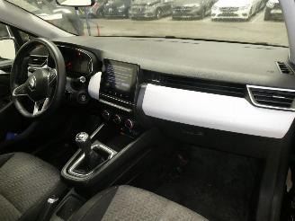 Renault Clio V LIMITED picture 15