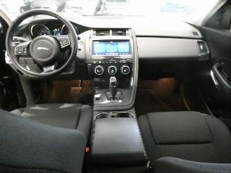 Jaguar E-Pace 2.0D R-DYNAMIC S picture 17