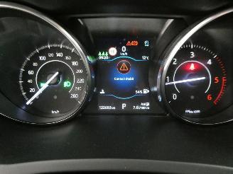 Jaguar E-Pace 2.0D R-DYNAMIC S picture 16