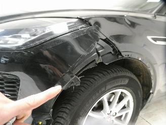 Jaguar E-Pace 2.0D R-DYNAMIC S picture 5