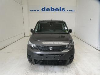 krockskadad bil bedrijf Peugeot Partner 1.5D ASPHALT 2021/3