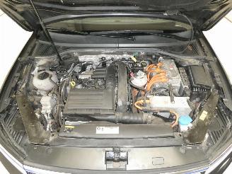 Volkswagen Passat GTE picture 25