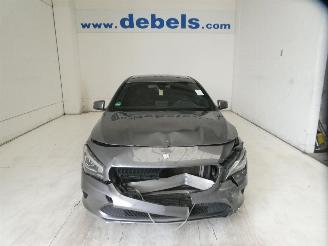 krockskadad bil auto Mercedes 200-serie 200 D 2017/10
