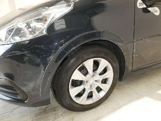 Peugeot 208 LIKE picture 13